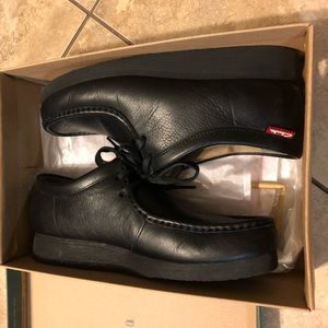 Clark’s wallabee black leather
